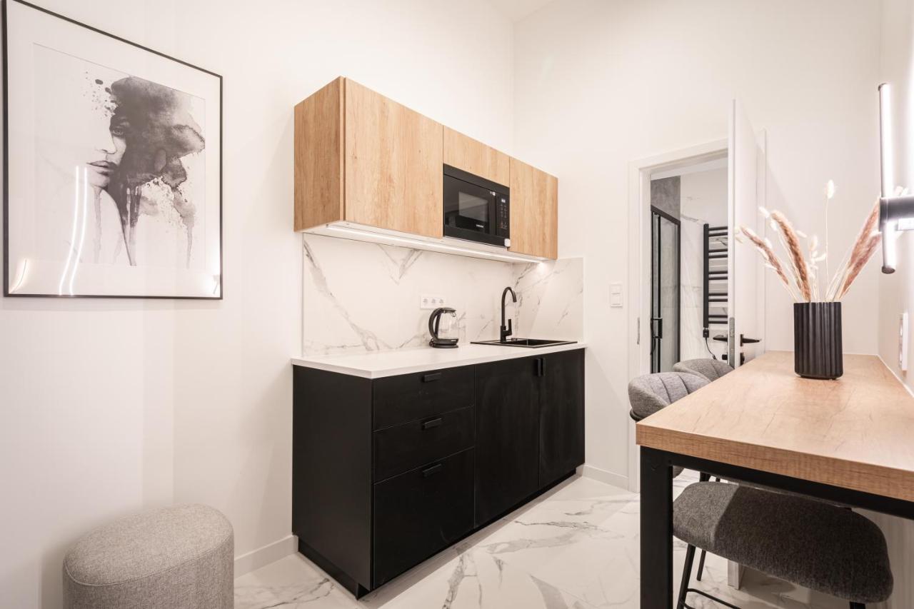 בודפשט E56 - Grand Boulevard Heritage Residence - Best Location By Bqa מראה חיצוני תמונה